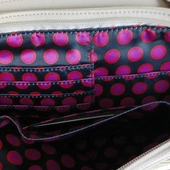 Tyler Rodan small, beige vegan crossbody bag - Picture 4 of 5